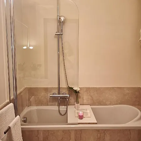 So Fine - Apulian Flats باري